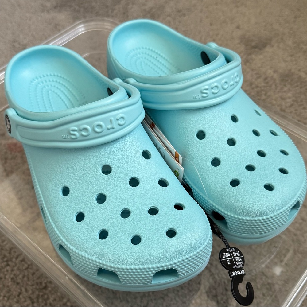 CROCS Classic Icy Blue Clog! w9/m7